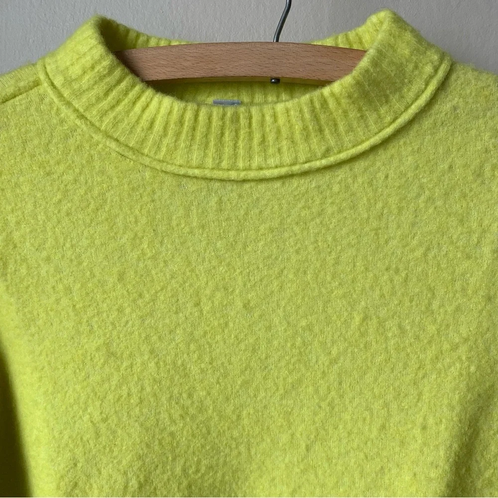 Athleta merino wool blend lime mock neck sweater - Picture 7 of 10